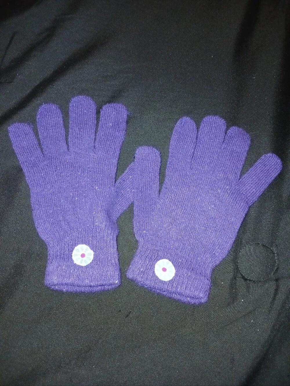 NWT Purple Kids Beanie and Gloves Set with Puppy Character.